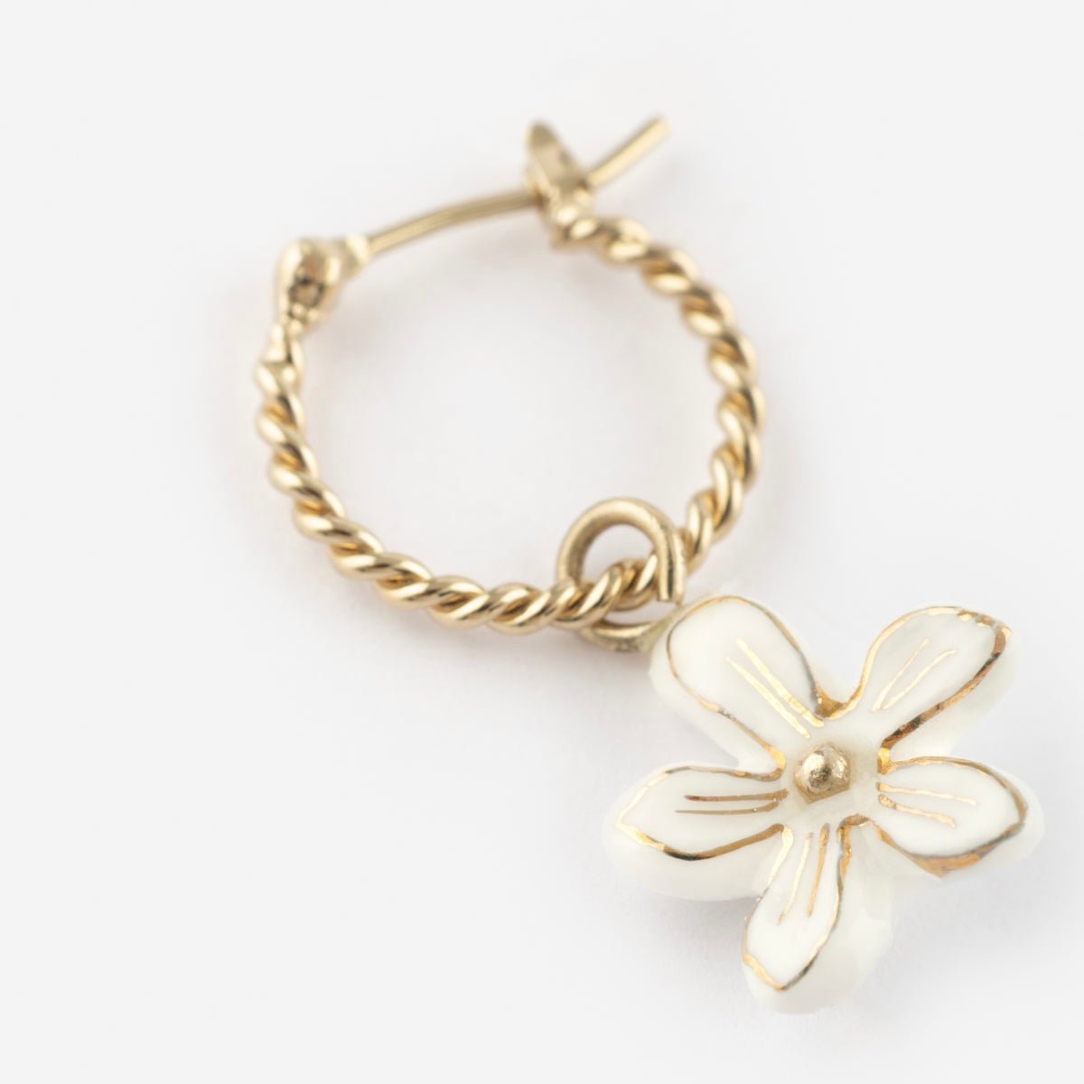 Aro Flor Erine Blanca - Leontina Joyas