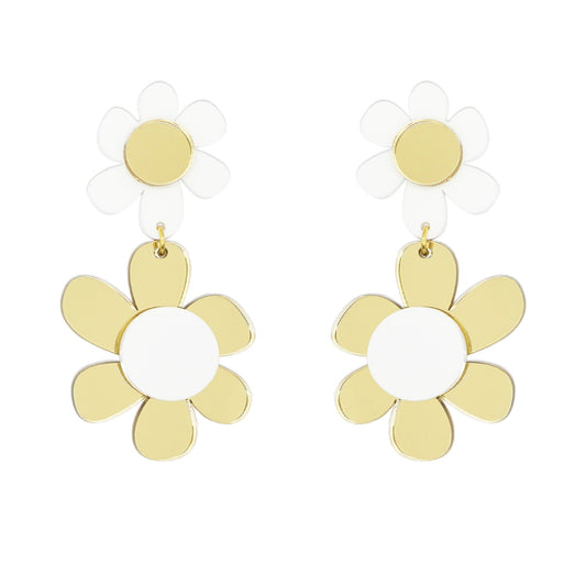 Aros maxi «Jardín de Flores Dorado» de la marca Papiroga, fabricados en acrílico (metacrilato) con diseño español - Leontina Joyas Chile