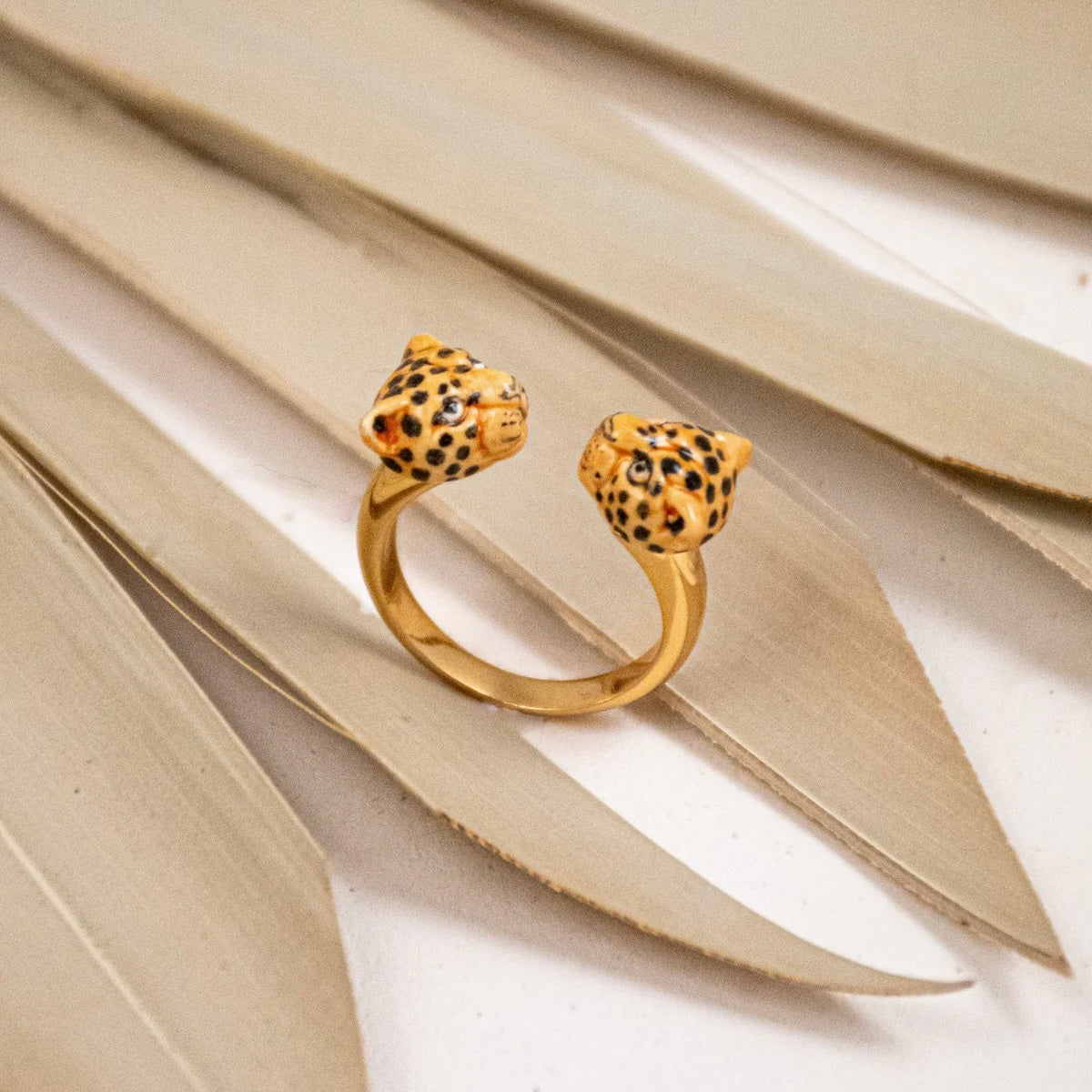 Anillo Cabezas de Leopardos