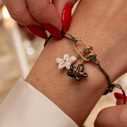 Charm Flor Erine Negra
