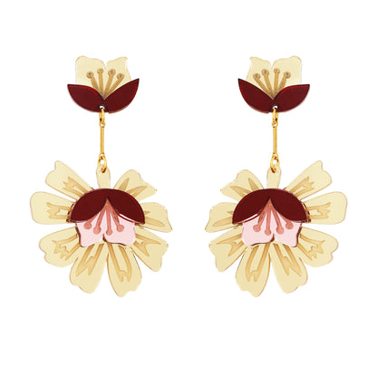 Aros maxi «Sra. Chan Gold» de la marca Papiroga, fabricados en acrílico (metacrilato) con diseño español - Leontina Joyas Chile