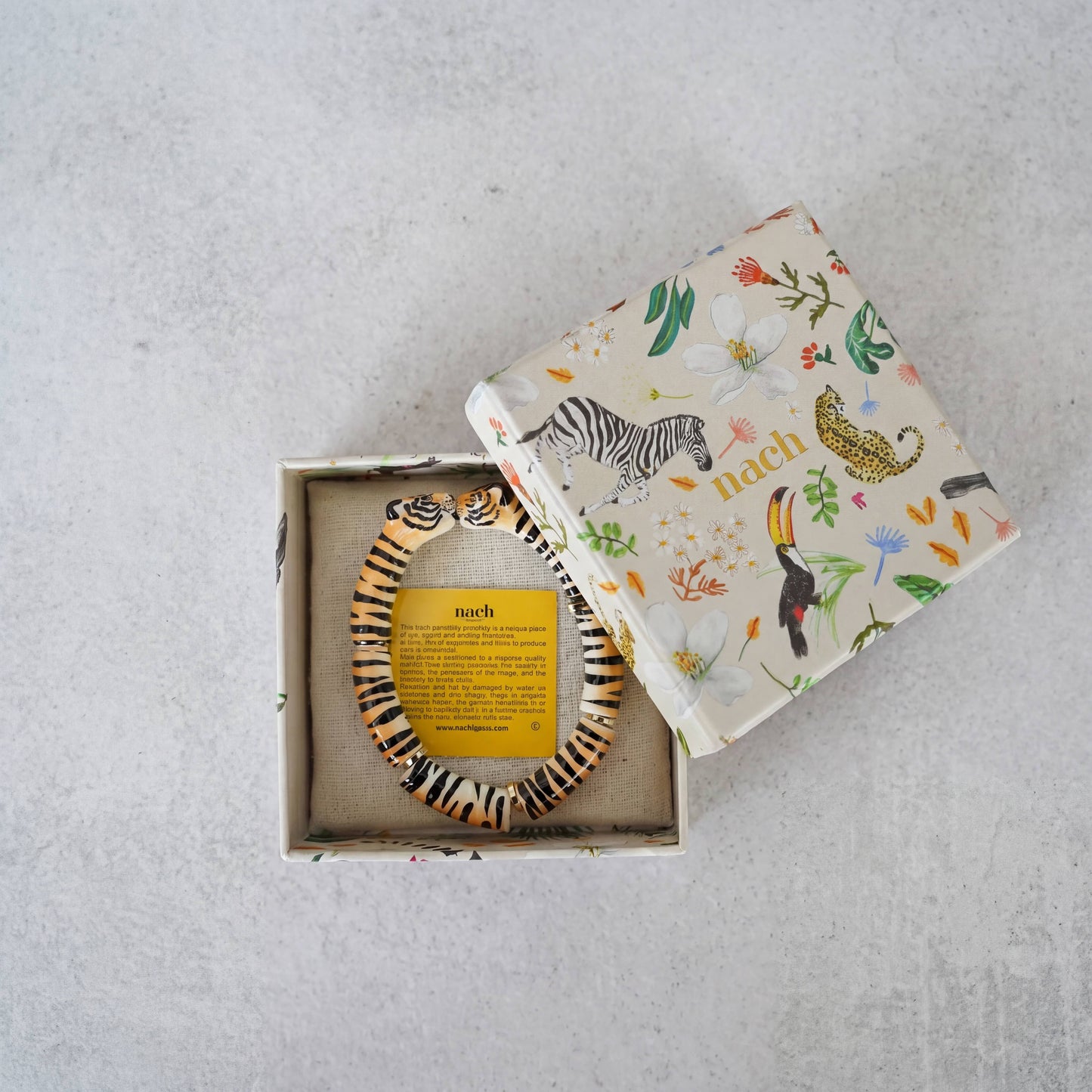 Brazalete Leopardos Blancos