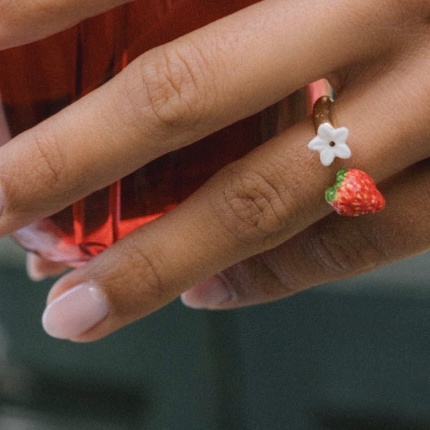 Anillo Frutilla y Flor - Leontina Joyas