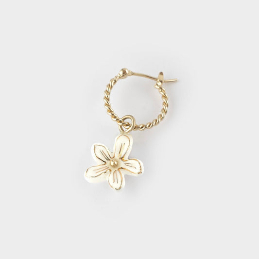 Aro Flor Erine Blanca Nach Bijoux, porcelana pintada a mano - Leontina Joyas Chile