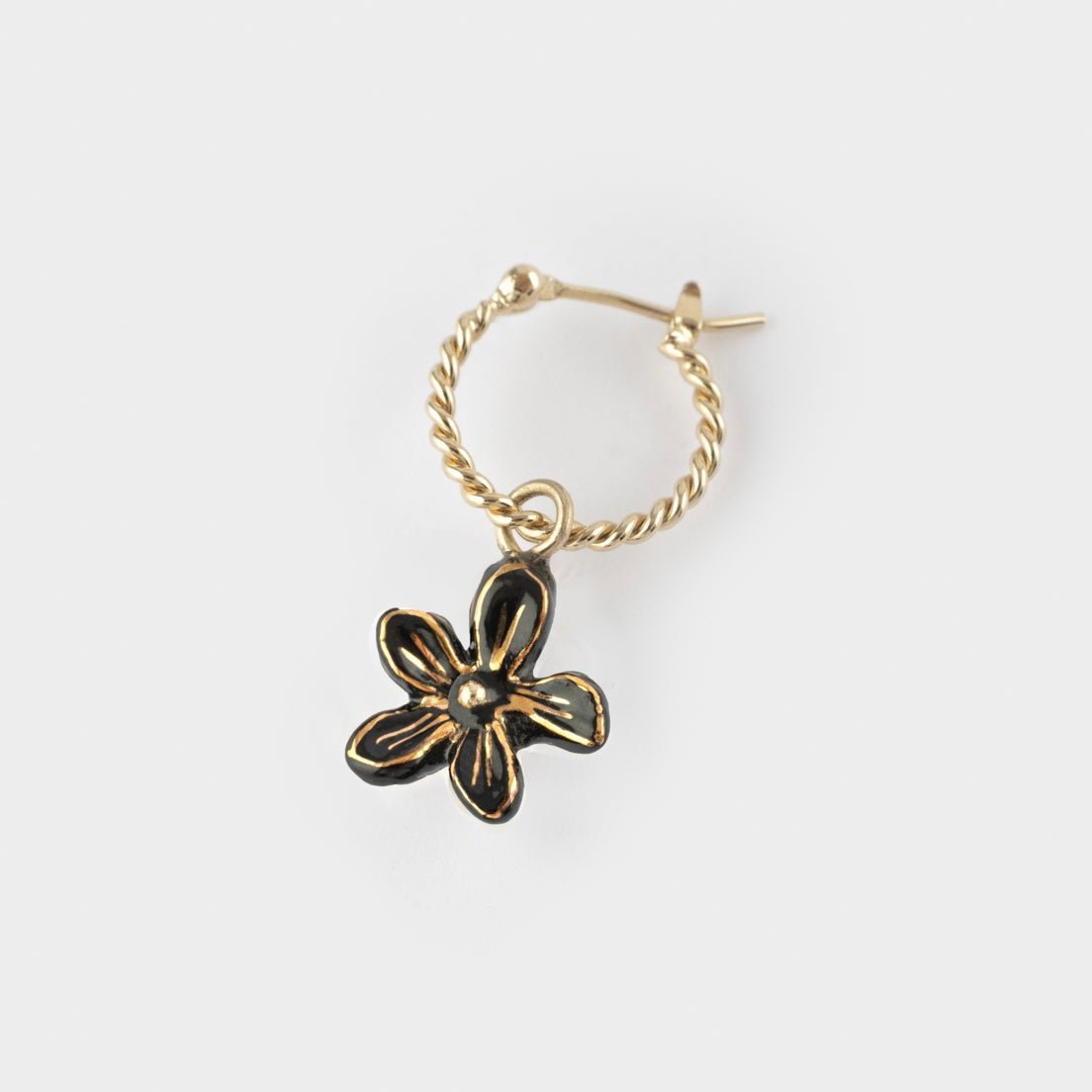 Aro Flor Erine Negra Nach Bijoux, porcelana pintada a mano - Leontina Joyas Chile