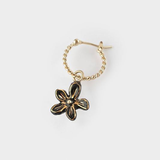 Aro Flor Erine Negra Nach Bijoux, porcelana pintada a mano - Leontina Joyas Chile