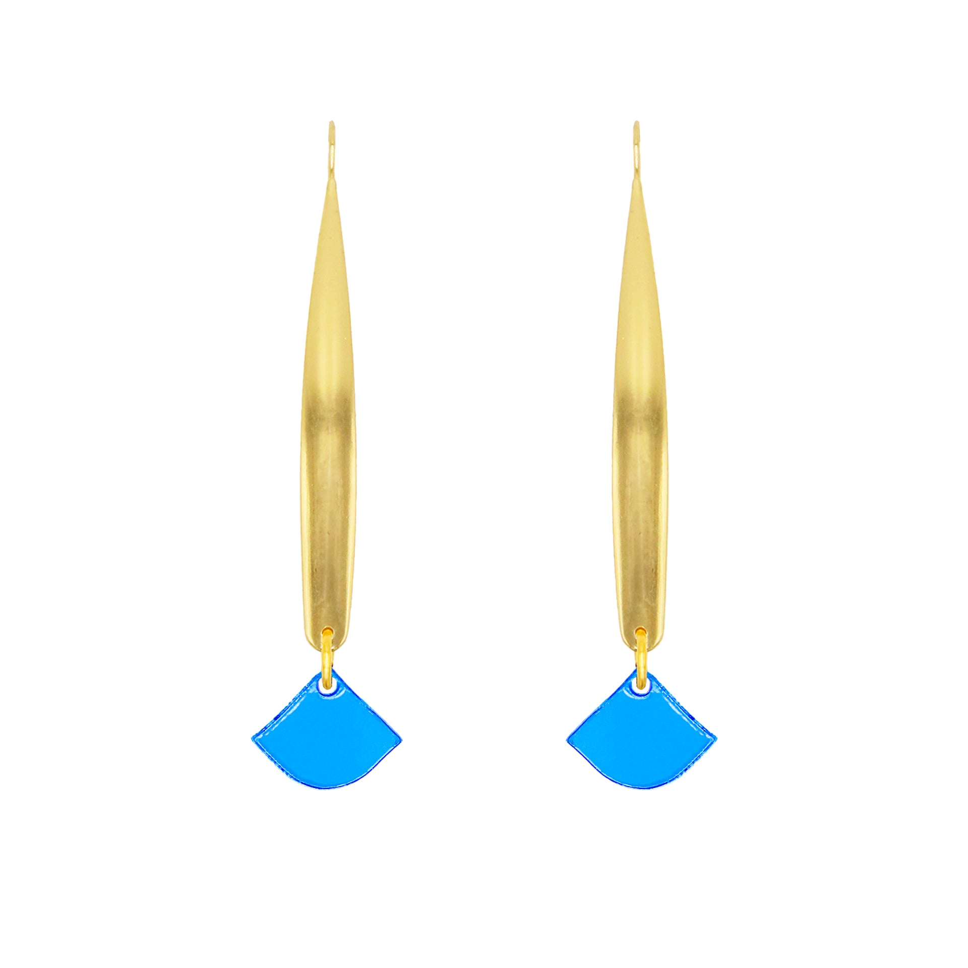 Aros maxi «Quizás Azul» de la marca Papiroga, fabricados en acrílico (metacrilato) con diseño español - Leontina Joyas Chile