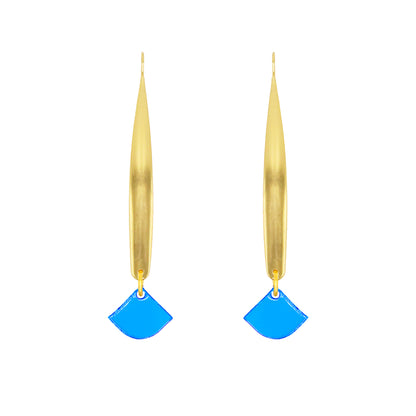 Aros maxi «Quizás Azul» de la marca Papiroga, fabricados en acrílico (metacrilato) con diseño español - Leontina Joyas Chile